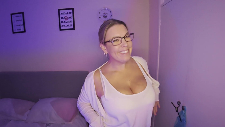 Mr LDN Lad: Mamă Sexy Britanică Maisie Lewis Adoră Să Fie Pișată Și Futută