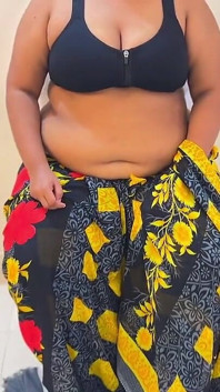 Tamil tía y vecina en solo casa, cuando no hay cuerpo en casa!