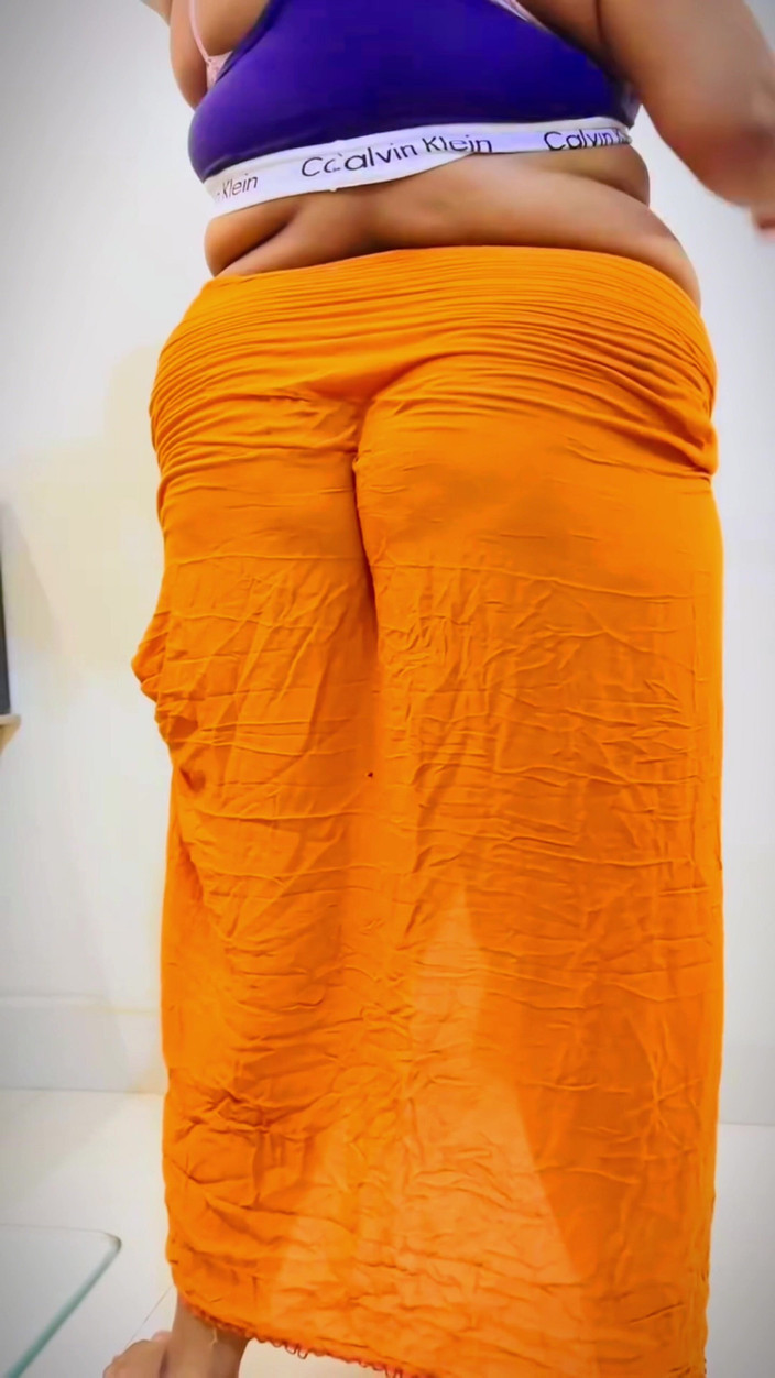 Your Boy's Cum: Mallu Big Ass Indian Tamil Bhabhi próbuje uwodzić przyjaciela męża,...