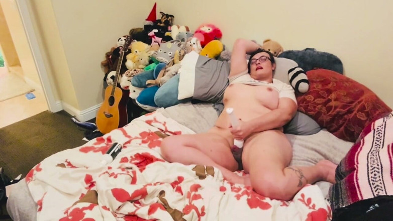 Christi Cream Cake: Leche con trans bimbo milf Christi preñada