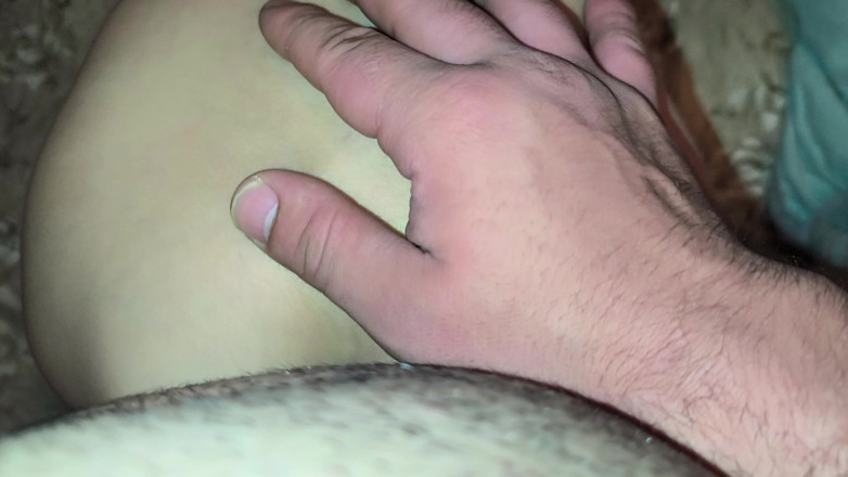Blondasexy00: Keçi pozisyonuna giriyorum ve üvey erkek kardeşim büyük yarağıyla amcığıma mastürbasyon...