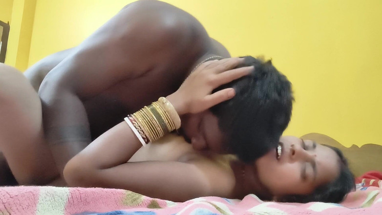 Nikku: Calda moglie marito vera scopata fatta in casa nelle coppie...