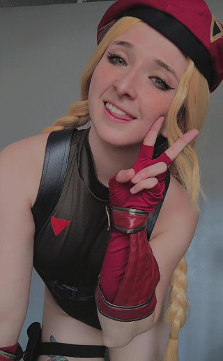 Candy Camille: How You Prefer Me with or Without Cosplay?