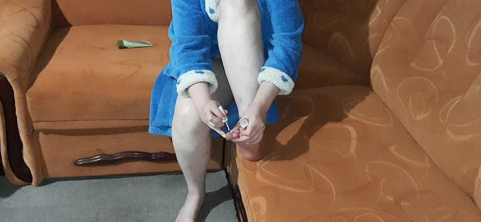 Vik_All: Khoe hàng tình cờ của âm hộ mẹ kế