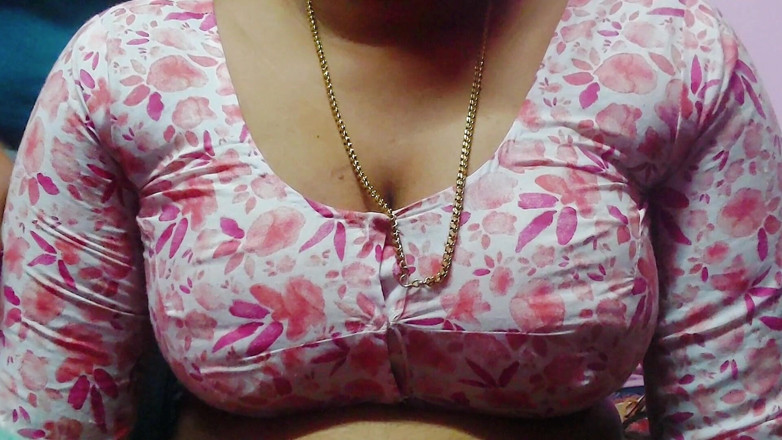 Desi Mohini: Indiancă desi sexy și incitantă care face sex