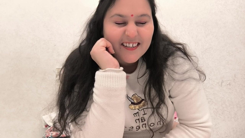 Desi chudai hub: Puja india dedeándose el coño