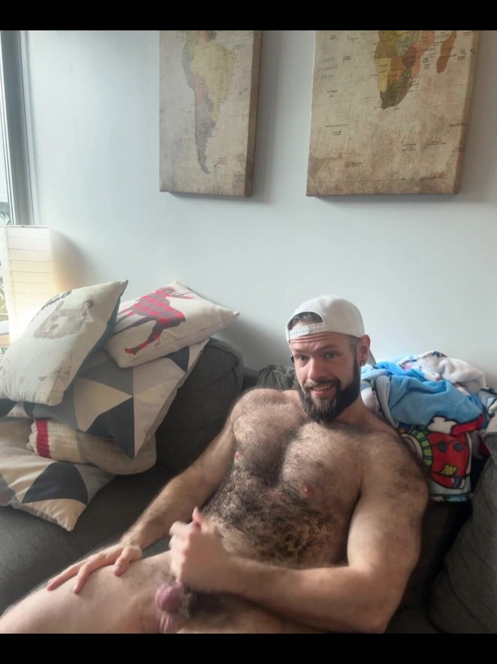 BeefyCanuck: Cuma pengen crot banyak banget hari ini