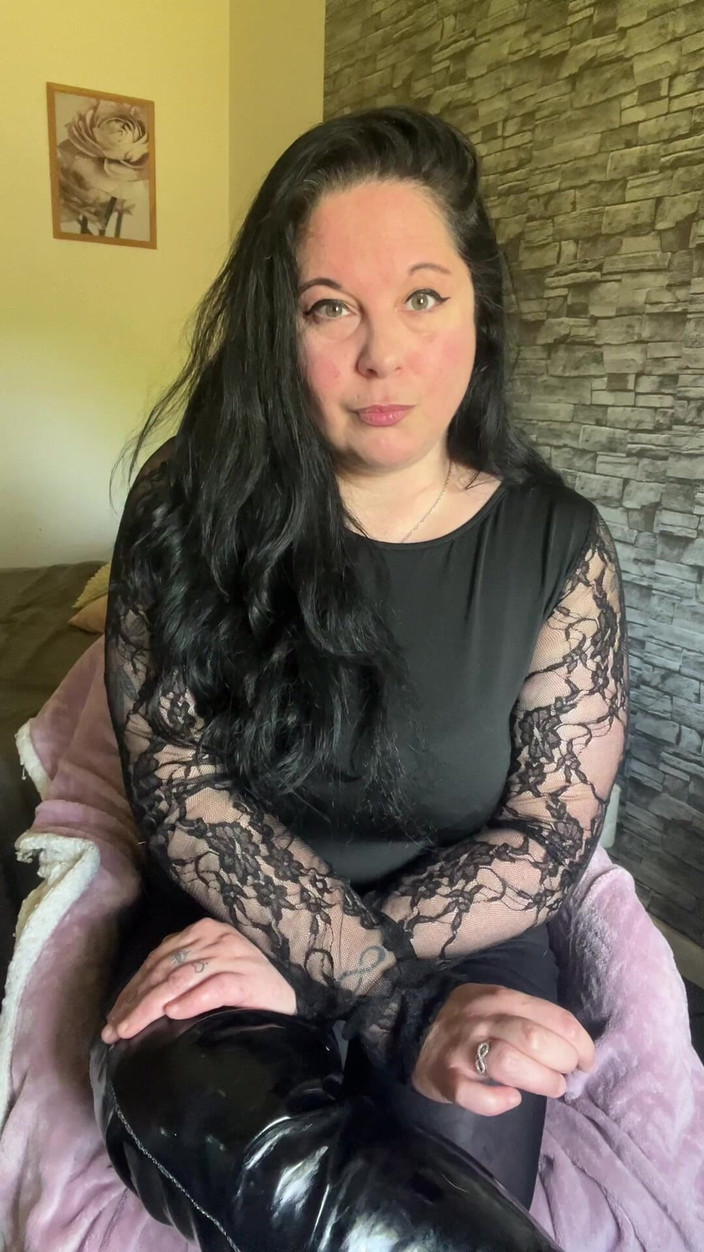 Maitresse Clara: Adakah anda fikir anda mungkin menarik minat saya?