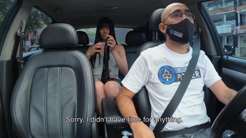 Run good girls: Yenifer Chacon je zrůdná s taxikářem, vojákem, obrovským ptákem