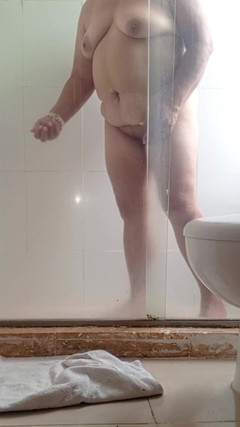 Milfta boohot: Con la mia matrigna nella doccia Ricas tetas Grandes