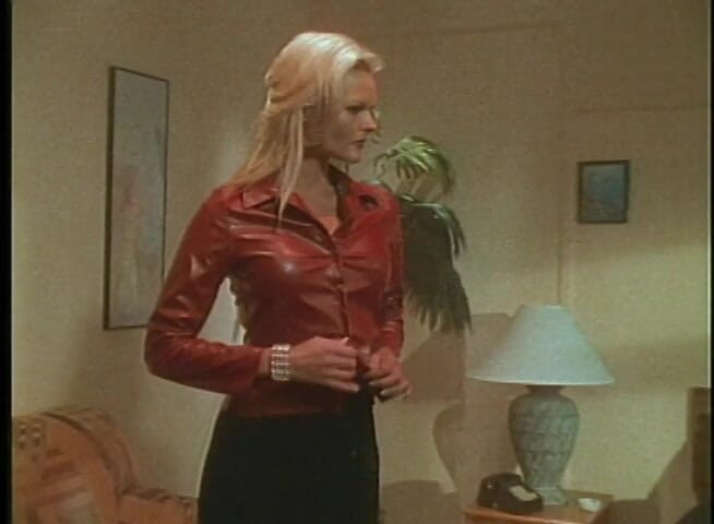 Old Good Porn: Superba lesbiană blondă își iubește iubita și îi linge pizda strâmtă pentru cel...