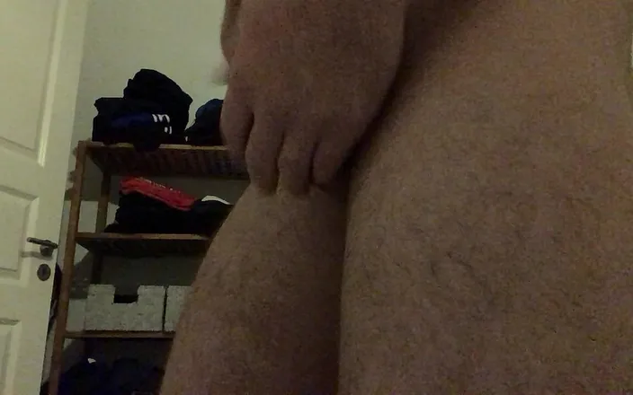 Rassi: Young Man Shows off His Sexy Body