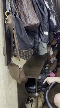 란제리 진공 부츠 숭배와 바디 애널 POV의 핫한 하녀