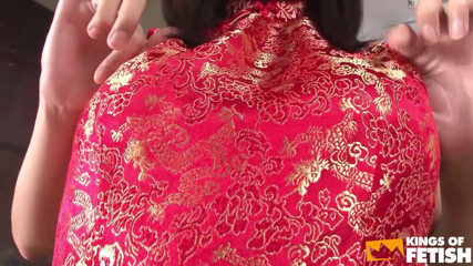 Pure Japanese adult video ( JAV): Sexy japonská holka masturbuje prsty na křesle