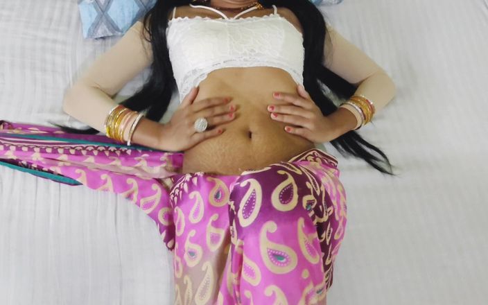 Indian lust couple: Dość Bhabhi cieszył się masaż cipki - palcówka i jebanie twarzy