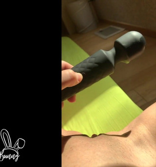 Miss Honey Bunny: Masturbacja wibratorem z bliska - kobieta POV