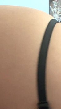 Sexo a três sujo com duas putas arrombadas por um pau cheio de porra