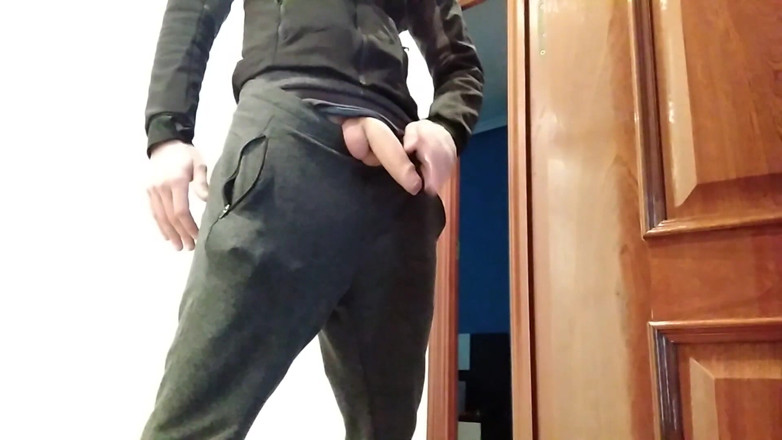 Elvissc: Masturbación con la mano de un chico amateur caliente con...