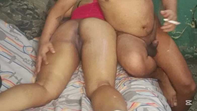 Sofixxx: Esmer kayınvalidemin büyük götüne krem ile masaj
