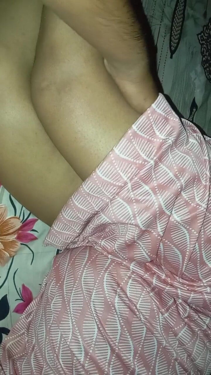 Manjushukla: 性感人妻Ji的性感身材。