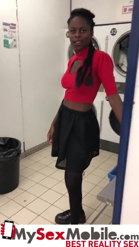 MySexMobile: Ebony girl picked up in launderette for intense sex