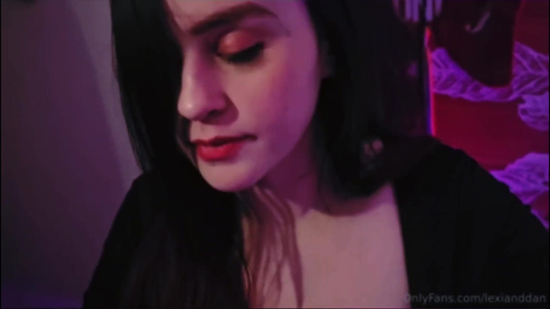 LEXI AND DAN: vetres chhorne se pahle sahakarmi ko chodti hai
