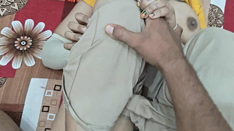 Anuragpriya: Une indienne desi sexy se fait baiser par son prof...