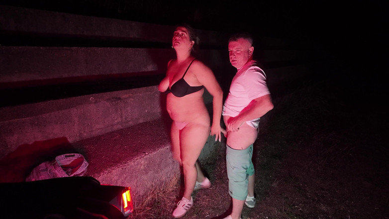 Alex e Bianca: I Fuck My Slutty Friend Outside While Her Husband Is...