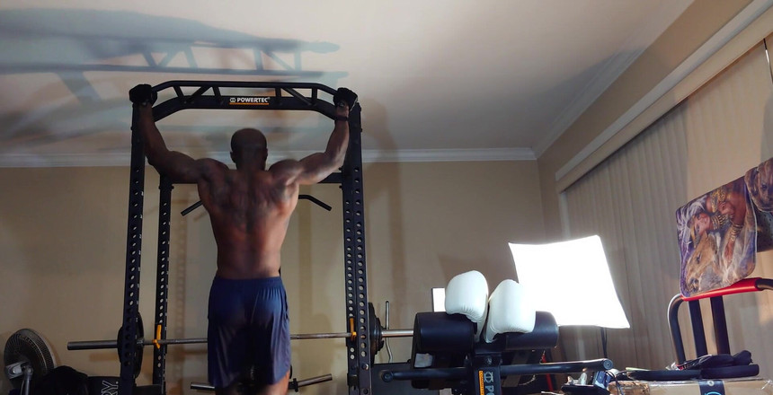 Hallelujah Johnson: レジスタンストレーニング 柔軟性トレーニングの利点には、関節ROMの増加が含まれます。