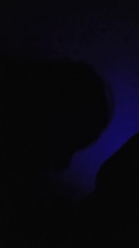 그림자 속의 머리