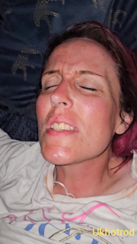Barbacka anal creampie på vokal stönande fru