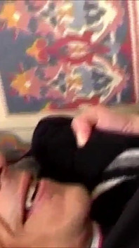 Přivedla jsem svého milence domů, ale sousedé nás slyšeli