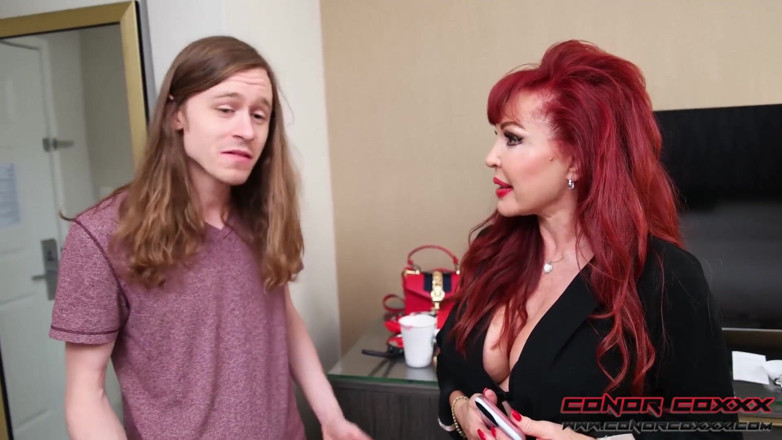 Conor Coxxx: Sexy Vanessa - sexy MILF hotelová manažerka