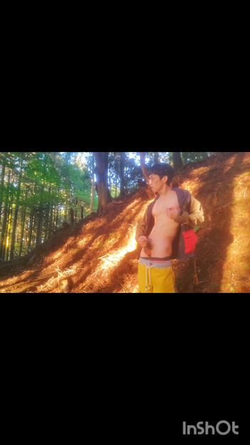 TheHOLE in Fukuoka: Fapping en la naturaleza 1