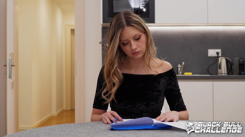 Black bull challenge: Rebecca Volpetti, interview de casting avec une grosse bite noire...