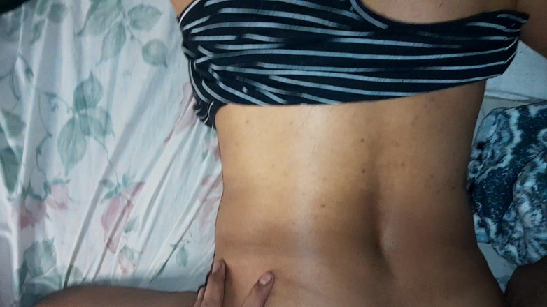 BigassMILF40: Une desi mariée se fait baiser et reçoit du lait...