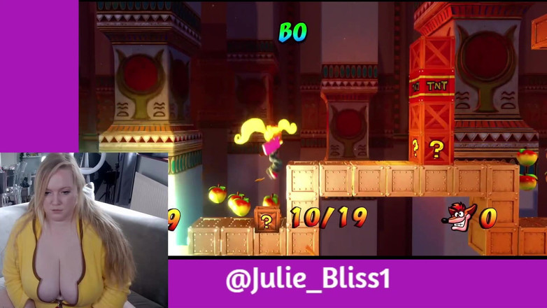 Julie Bliss: Gamer Girl - Crash Bandicoot 3