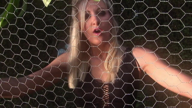 Horny Tales: Versaute wilde pflügen ein süßes blondes küken im freien