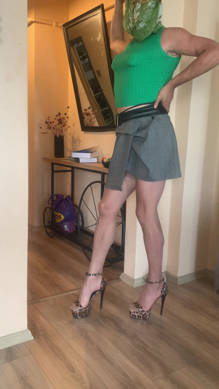 Cd Aysecik: My Asian secretary with a small dick