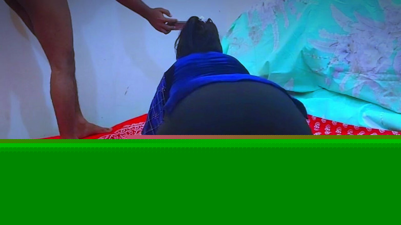 Your Boy's Cum: Chiama la mia matrigna per registrare il mio video porno...