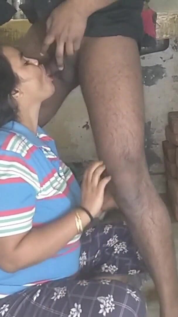 Sonathakur: 새엄마가 쇼핑하는 동안 새아빠의 큰 자지를 반대할 수 없는 발정난 의붓딸!