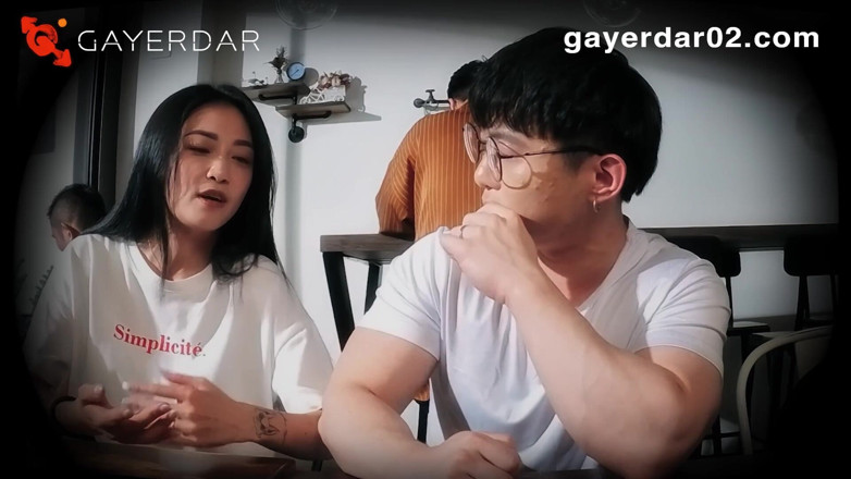 GAYERDAR: Два камшоти, подвійні розваги: смоктати її нареченого насухо