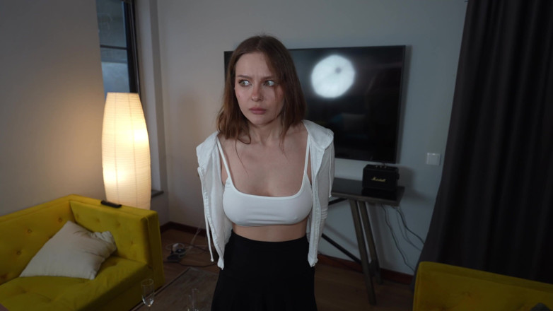 Alexa Poshspicy: เธอไม่ต้องรู้เรื่องนี้ ลูกสาวต่างหากทำข้อตกลงกับพ่อเลี้ยง