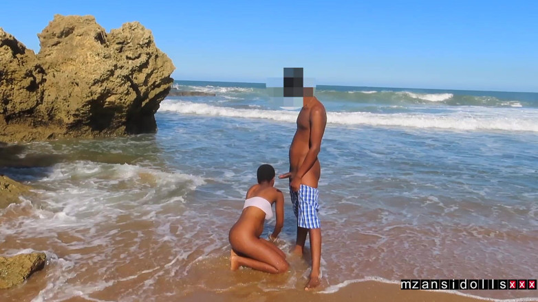 mzansionlyfan: Beach Blow Job