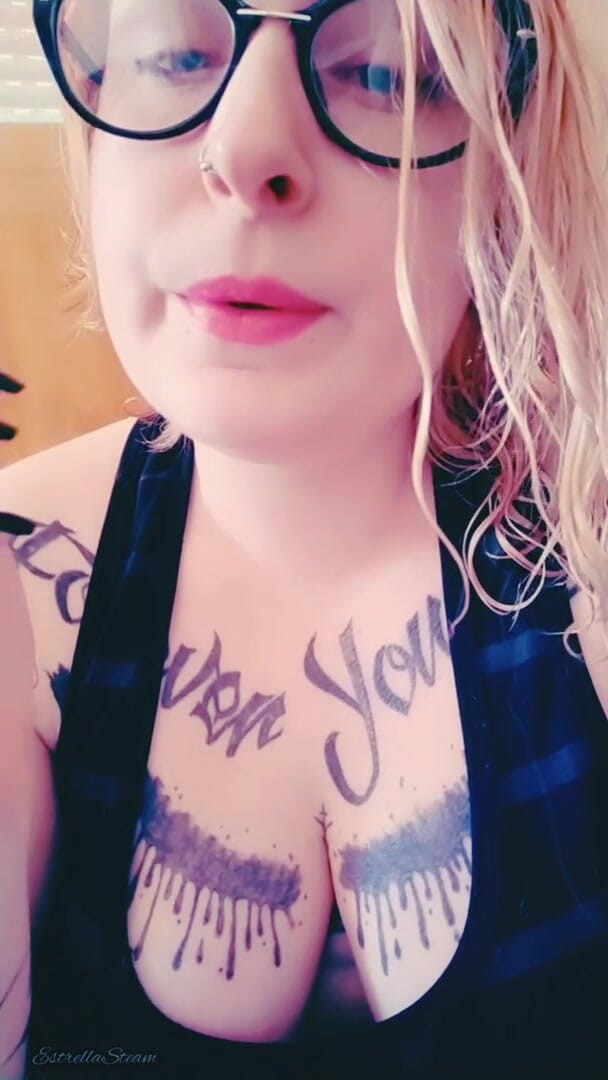 Estrella Steam: Kouření fetiš dívka kouří cigaretu