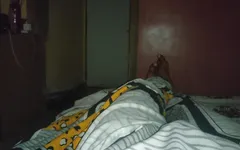 看了很多色情视频后，我最终自慰了