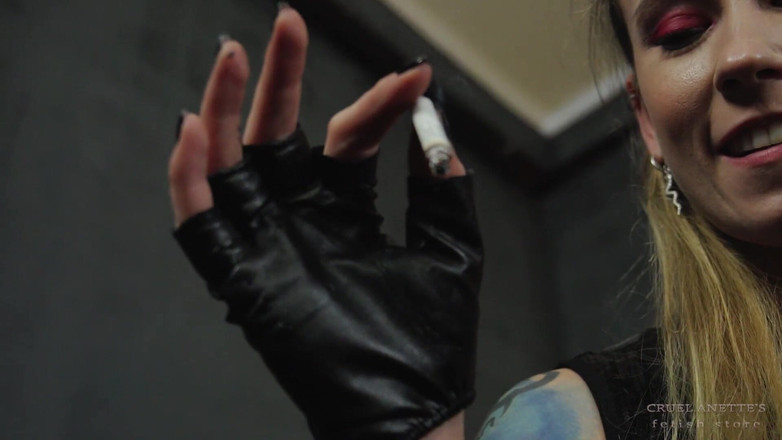 Cruel Anettes fetish world: POV - příliš pomalé líbání