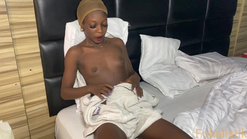 Casting Ebony Petitie Soft Ass (Fukalistik) Casting Ebony Petitie Soft Ass (Fukalistik)