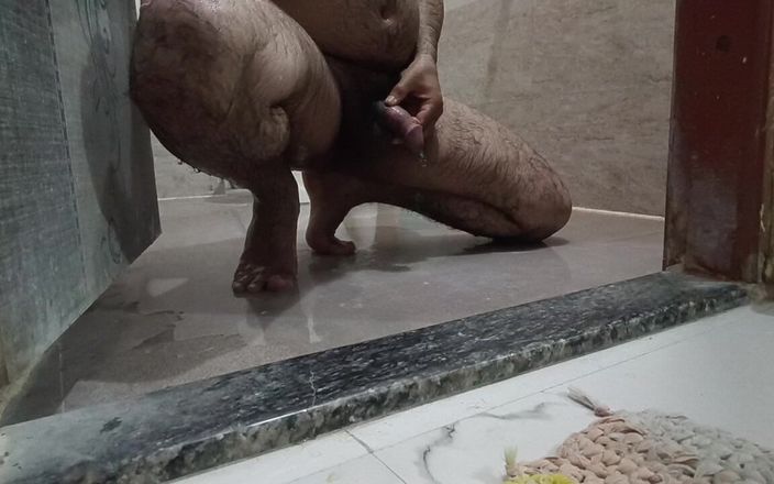 LovedSunsine1990: Setiap kali mandi, aku mandi sambil bugil.