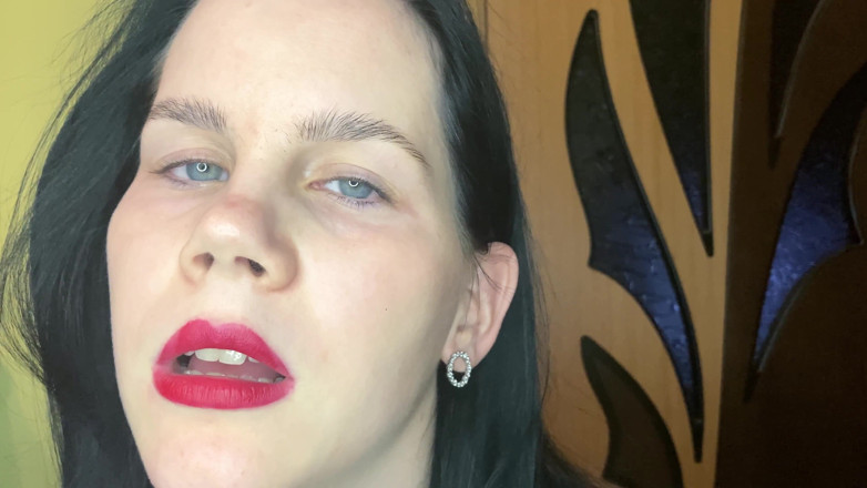 Anna Sky: Giant woman in slow mo and 4K